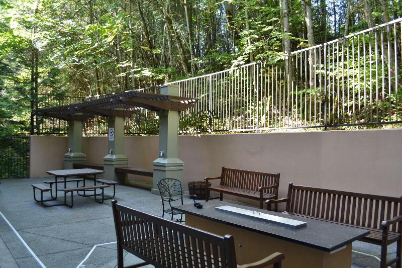 Larkspur Landing Extended Stay Suites Bellevue image