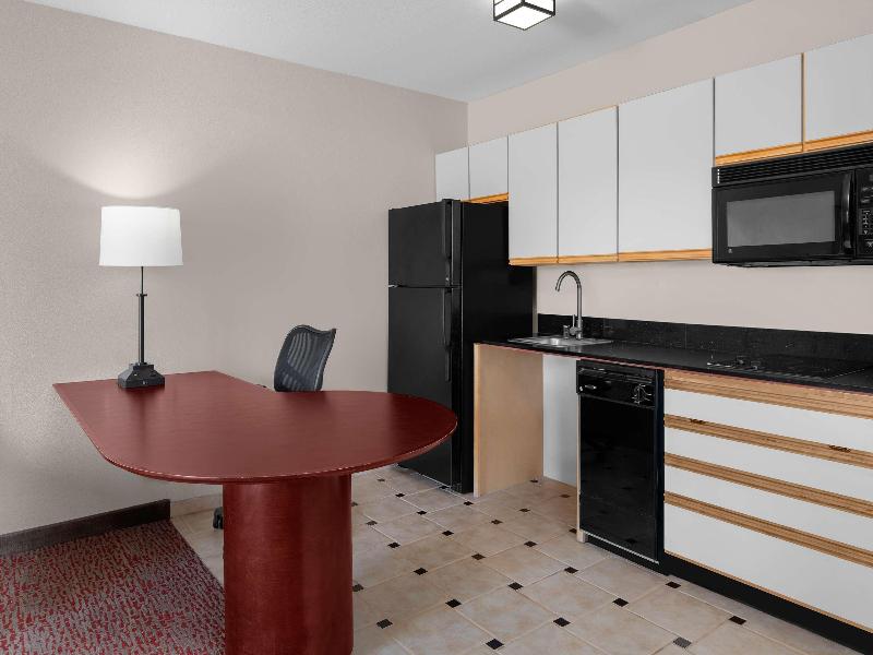 Larkspur Landing Extended Stay Suites Bellevue image