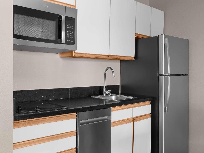 Larkspur Landing Extended Stay Suites Bellevue image
