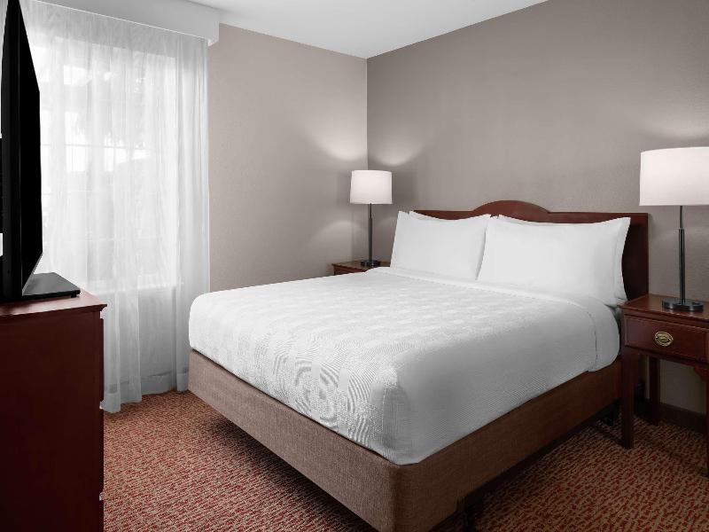 Larkspur Landing Extended Stay Suites Bellevue image