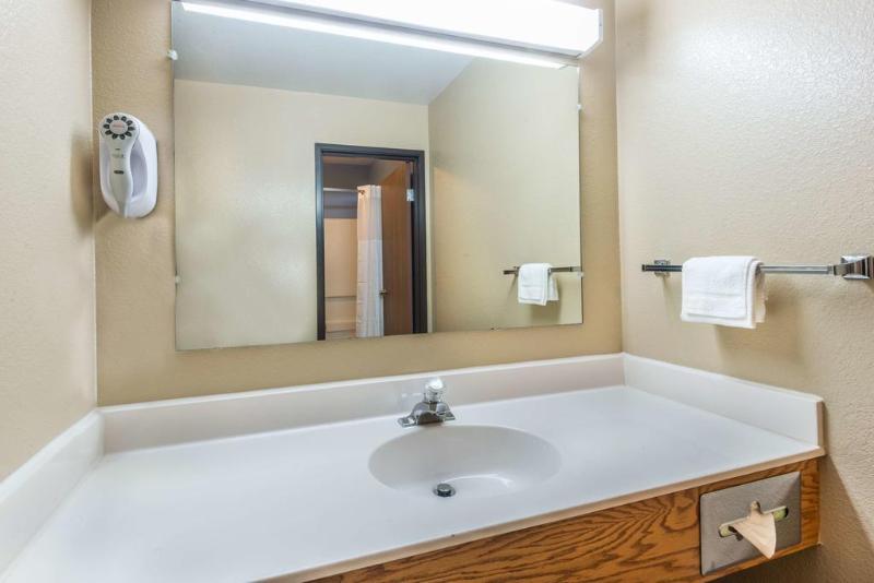 Super 8 by Wyndham Salida image