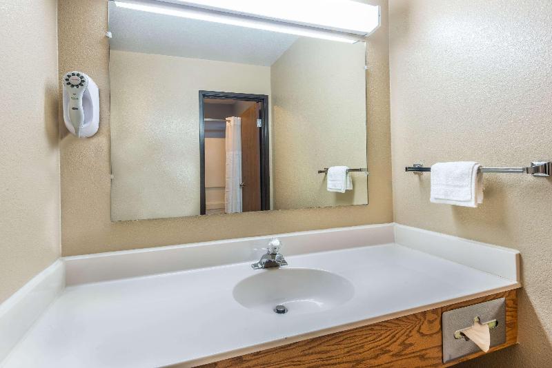 Super 8 by Wyndham Salida image