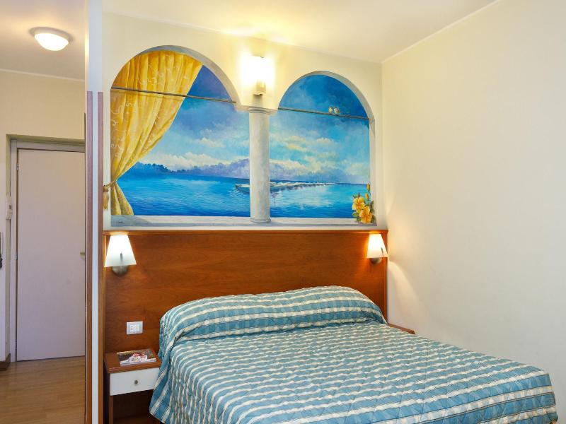 Residence Dei Due Porti image