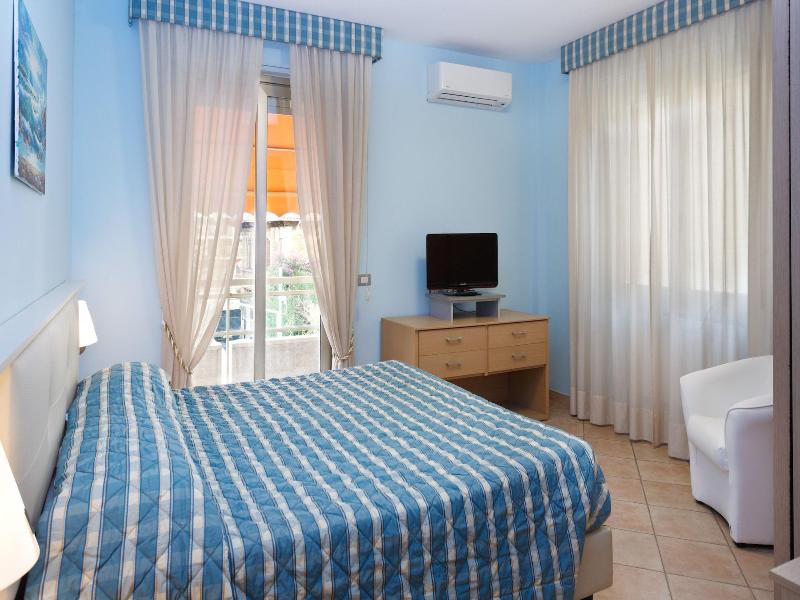 Residence Dei Due Porti image