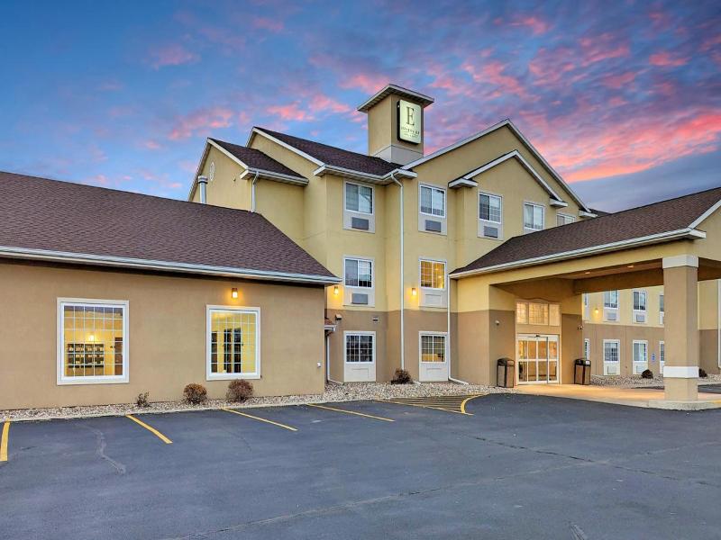 Estherville Hot​​el & Suites image
