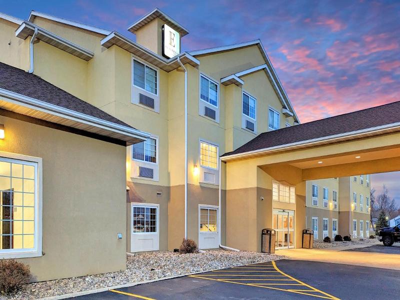 Estherville Hot​​el & Suites image