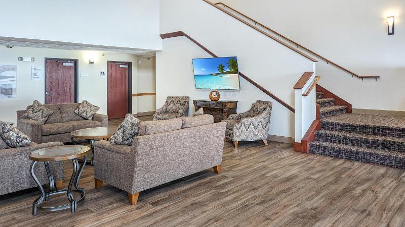 Estherville Hot​​el & Suites image