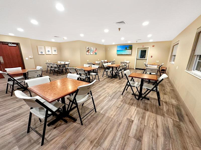 Estherville Hot​​el & Suites image 9
