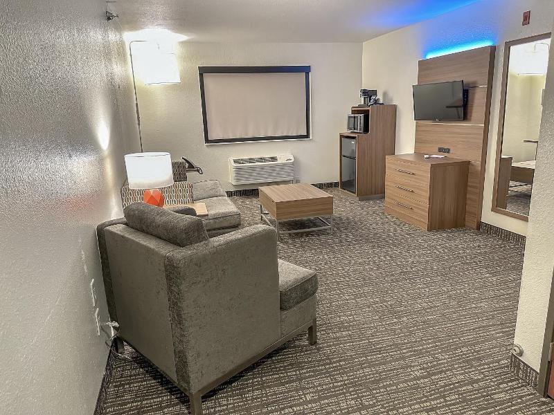 Estherville Hot​​el & Suites image 7