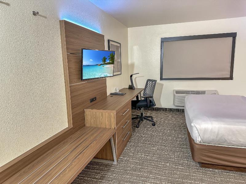 Estherville Hot​​el & Suites image