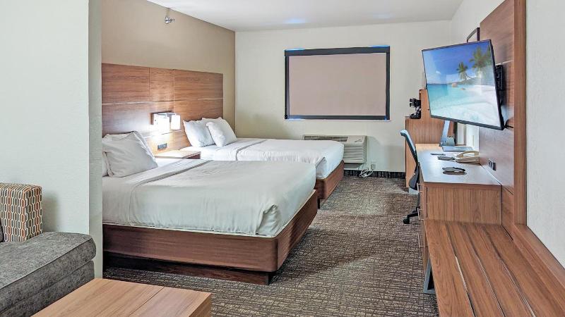 Estherville Hot​​el & Suites image