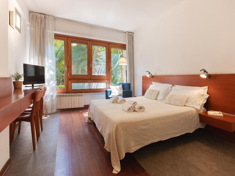 Marbela Apartments & Suites image