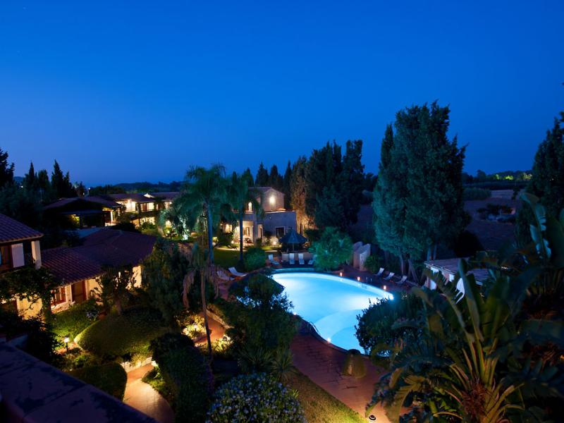 Nora Club Hotel image