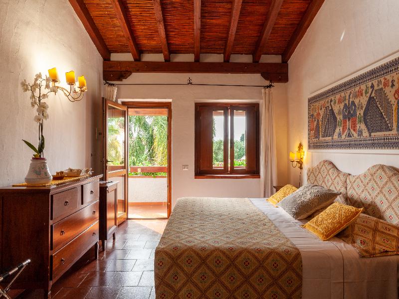 Nora Club Hotel image
