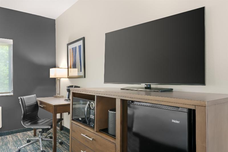 Best Western Plus Washington Hotel image