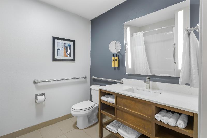 Best Western Plus Washington Hotel image
