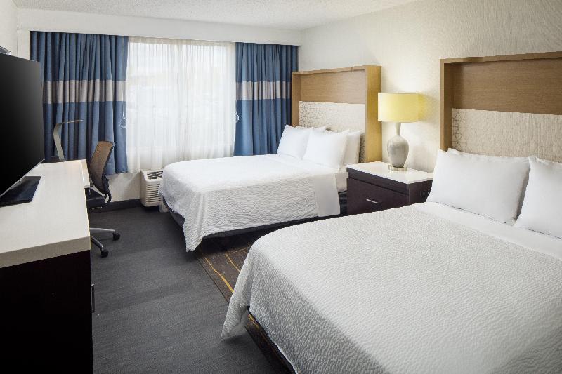 Holiday Inn Weirton-Steubenville Area photo 8