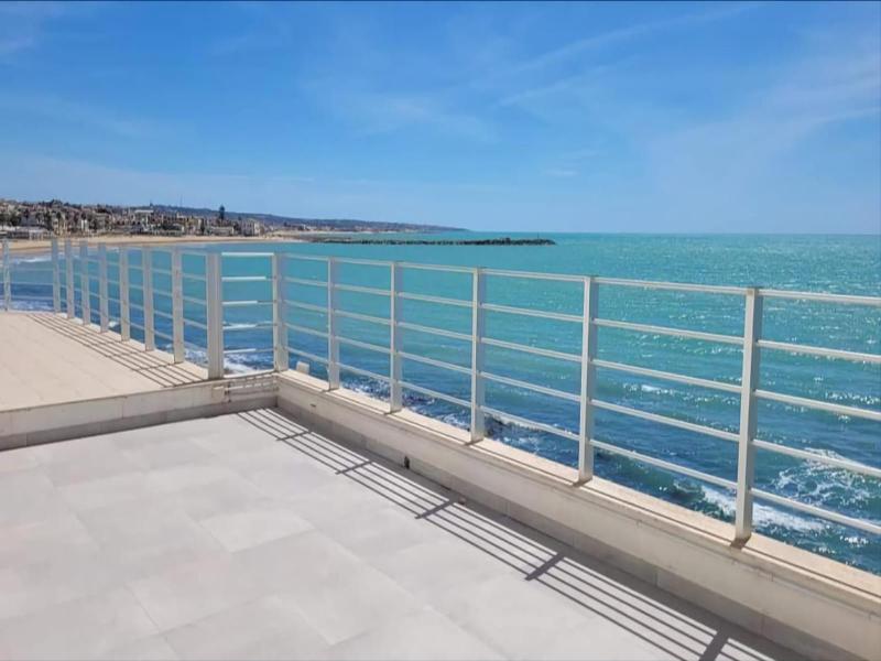 Acquamarina image