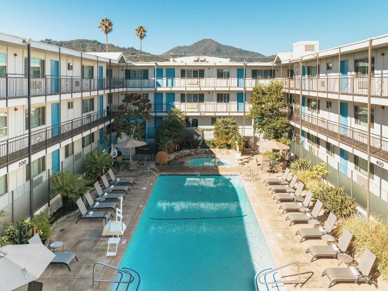 Marin Suites Hotel image
