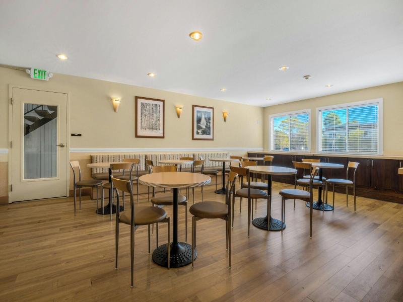 Marin Suites Hotel image