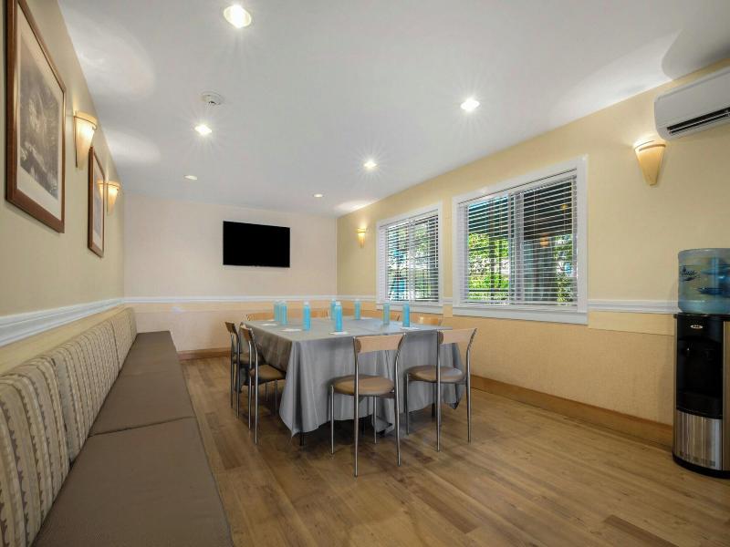 Marin Suites Hotel image