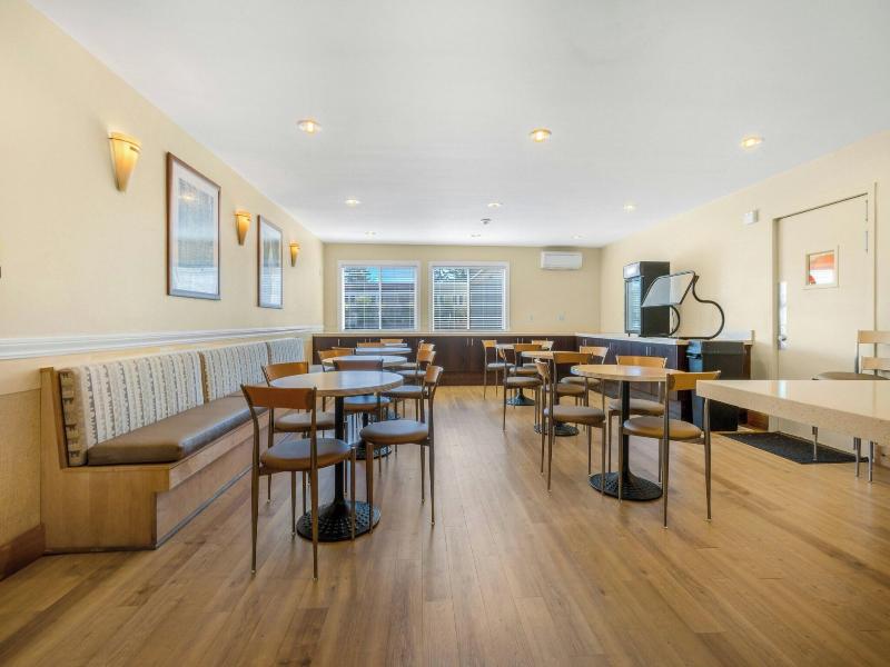 Marin Suites Hotel image