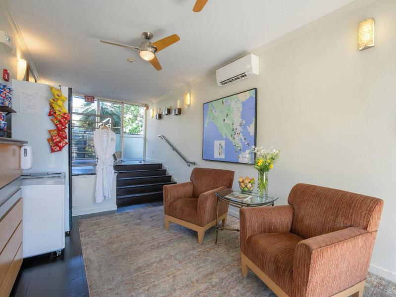 Marin Suites Hotel image