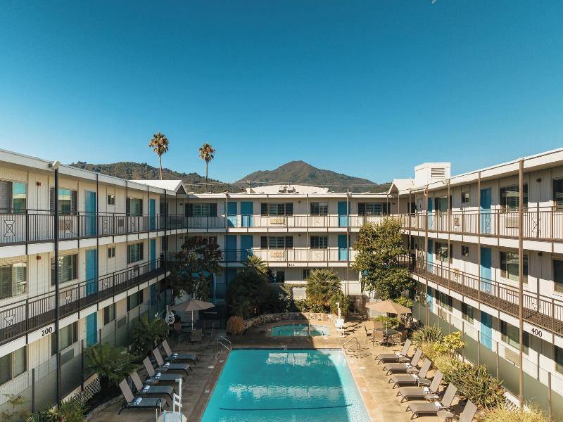Marin Suites Hotel image