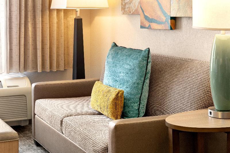 Staybridge Suites Fort Wayne image
