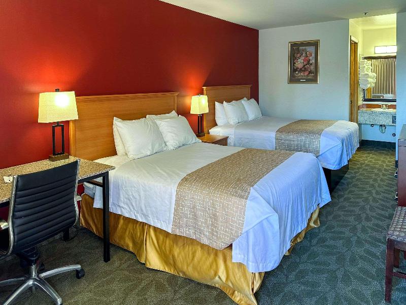 Econo Lodge Edmonds North Seattle image