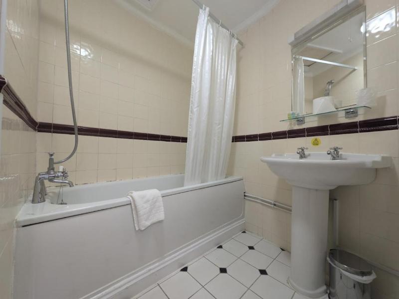 Hitchin Priory image