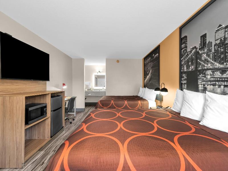 Super 8 By Wyndham Siloam Springs image