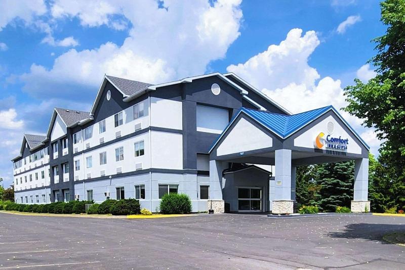 Comfort Inn & Suites Liverpool - Syracuse image