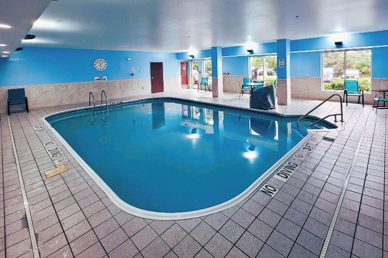 Comfort Inn & Suites Liverpool - Syracuse image
