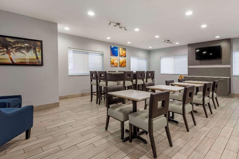 Comfort Inn & Suites Liverpool - Syracuse image