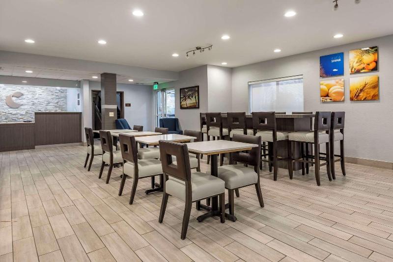Comfort Inn & Suites Liverpool - Syracuse image