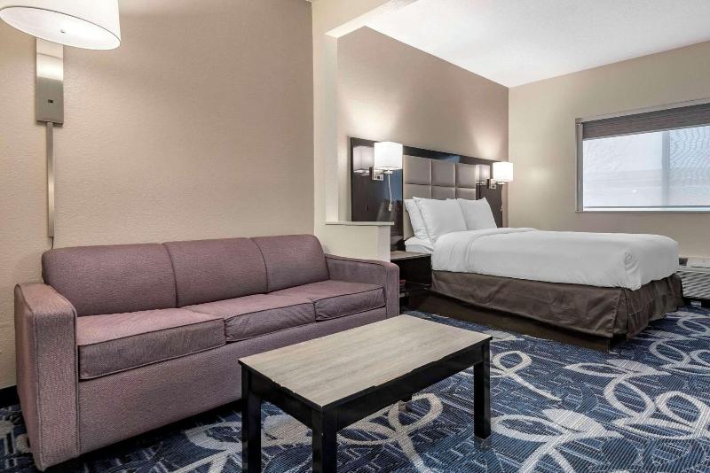 Comfort Inn & Suites Liverpool - Syracuse image