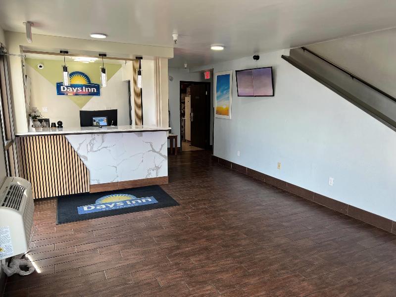 Days Inn By Wyndham Salina I-70