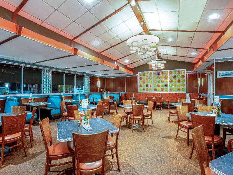 La Quinta Inn & Suites By Wyndham Stamford image