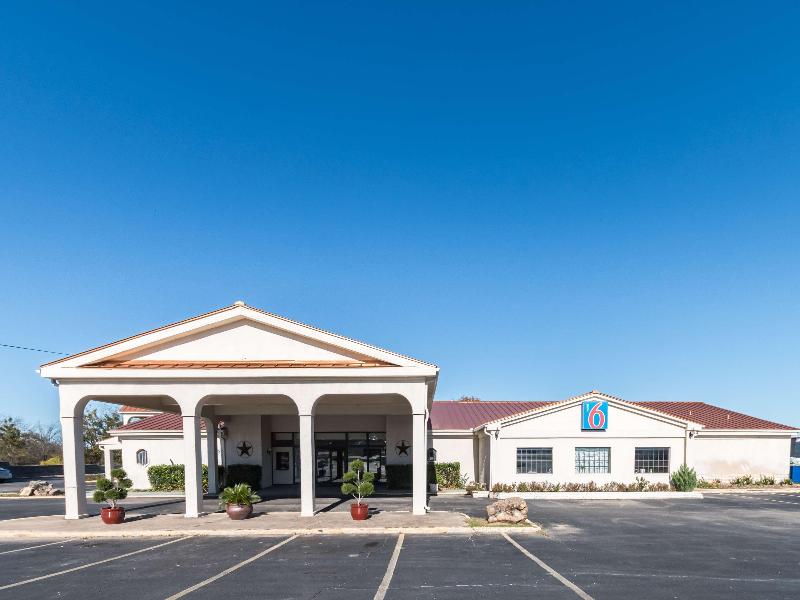 Motel 6 Stephenville image