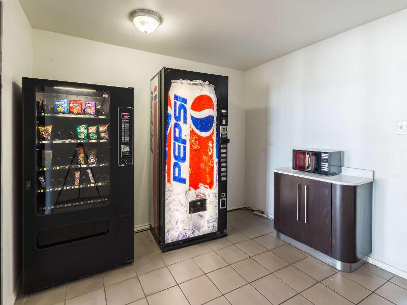 Motel 6 Stephenville image