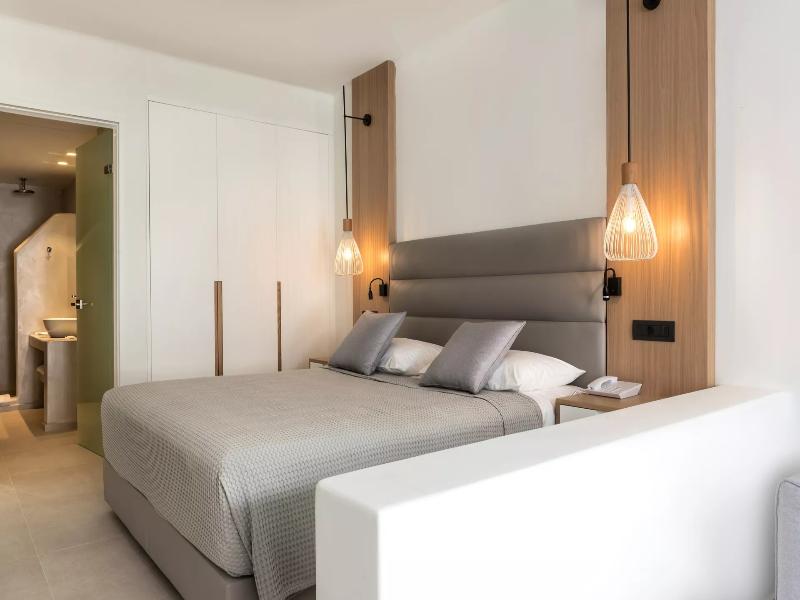 SUITE DELUXE WITH PRIVATE POOL
