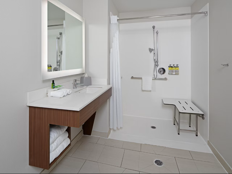 DOUBLE Accessible KING SIZE BED