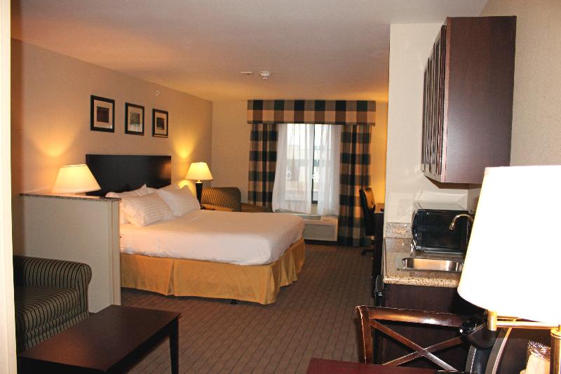 Holiday Inn Express & Suites Syracuse North Airpor photo 18