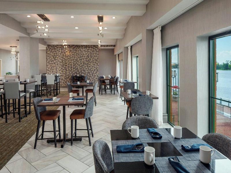 Marriott Savannah Riverfront image