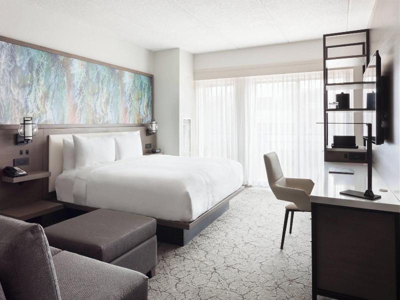 Marriott Savannah Riverfront image