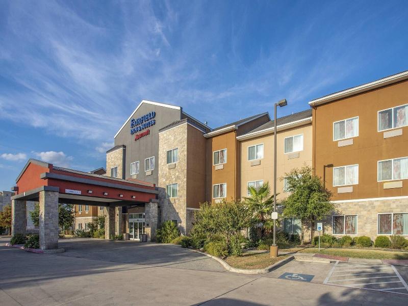 Fairfield Inn and Suites by Marriott San Antonio B image