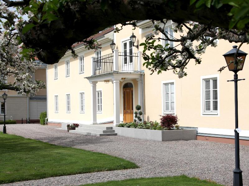 Södertuna Schloss image