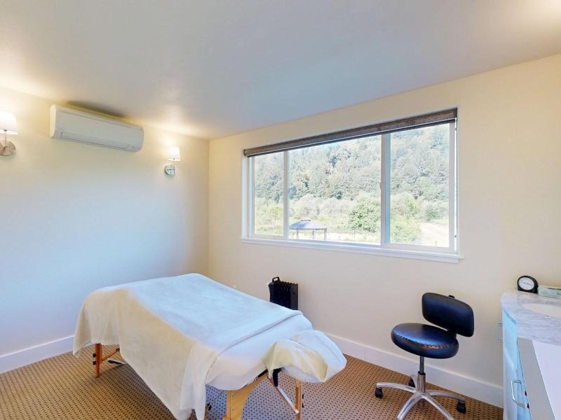 West Sonoma Inn & spa image