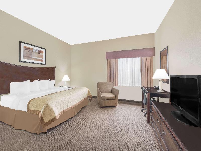 Baymont By Wyndham Snyder image